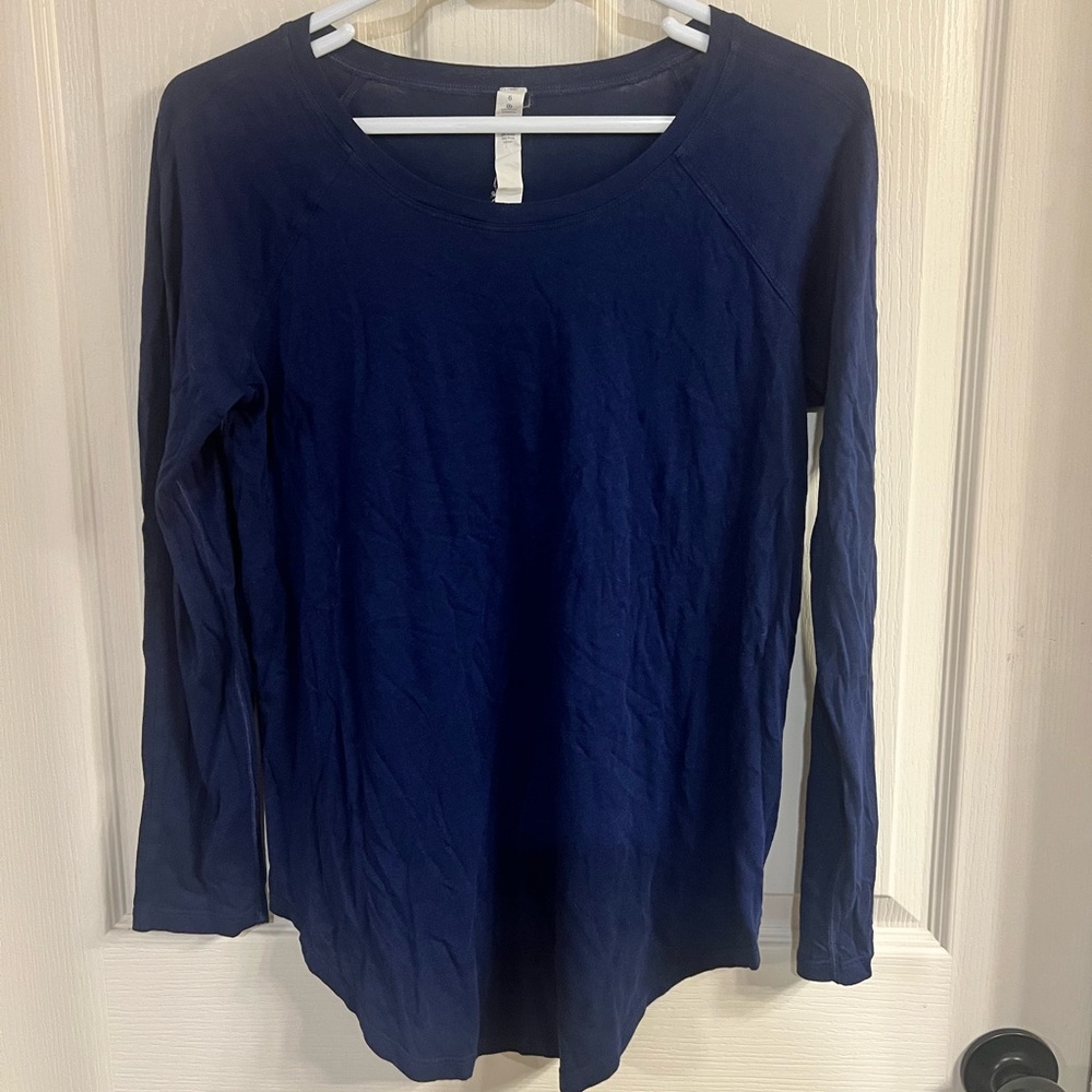 Lululemon long sleeve navy blue shirt size 6